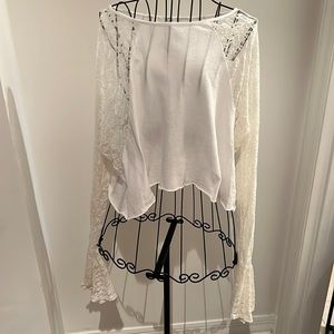Emma&Sam white long sleeve shirt, lace sleeves S